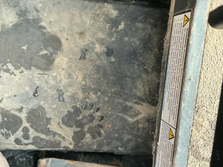 2024-bobcat-t770-image-16