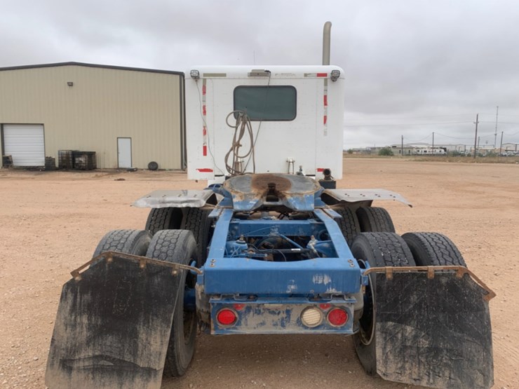 2013-peterbilt-367-image-4