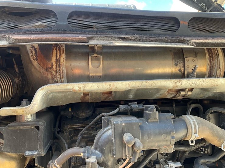 2021-bobcat-t870-image-43