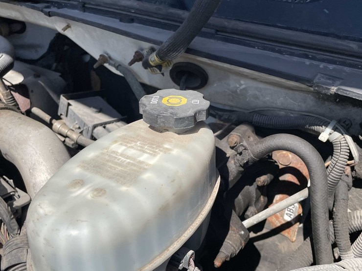 #7046-•-2005-chevrolet-duramax-(has-wi-title)-image-73