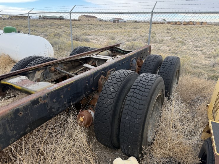 1990-ford-l8000-image-3