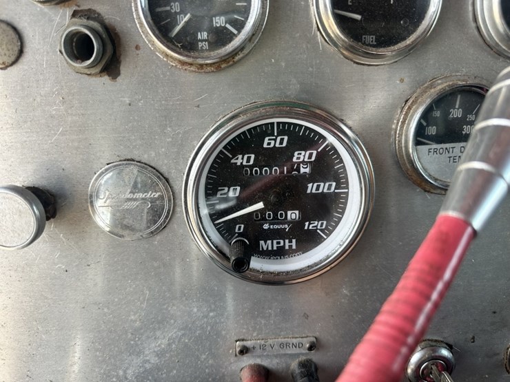 1981-peterbilt-359-image-17