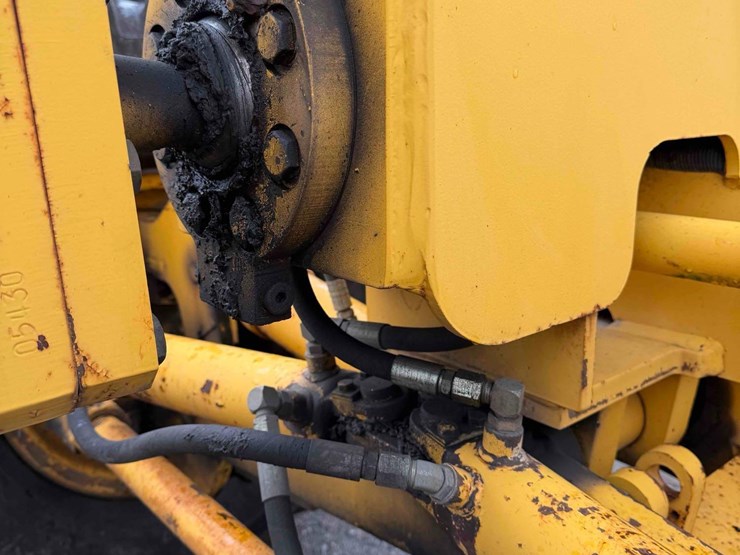 2005-volvo-g710b-image-14