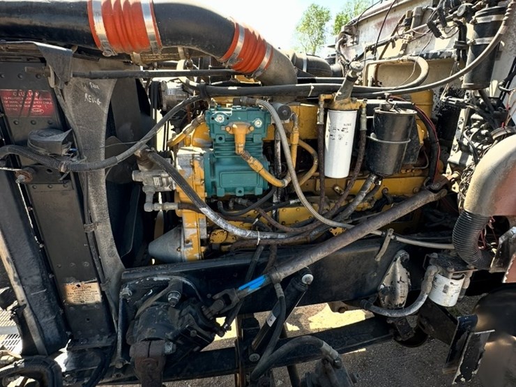 1994-peterbilt-379-image-11