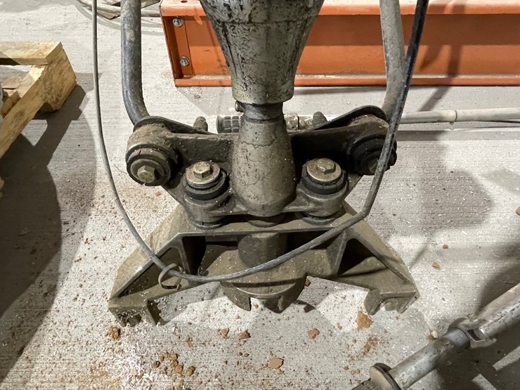 #5034-•-honda-powered-power-screed-image-4