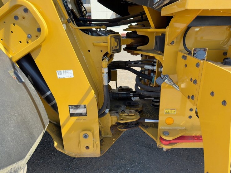 2019-caterpillar-926m-image-18