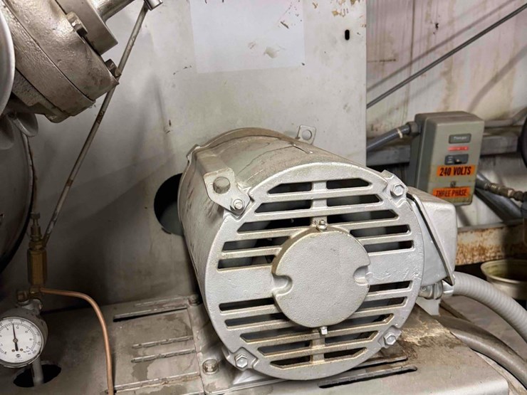 ingersoll-rand-15-hp-compressor-image-7