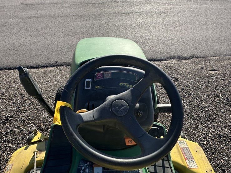 john-deere-gt235-image-9