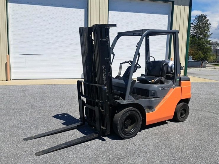 2020-toyota-8fgu25-image-35