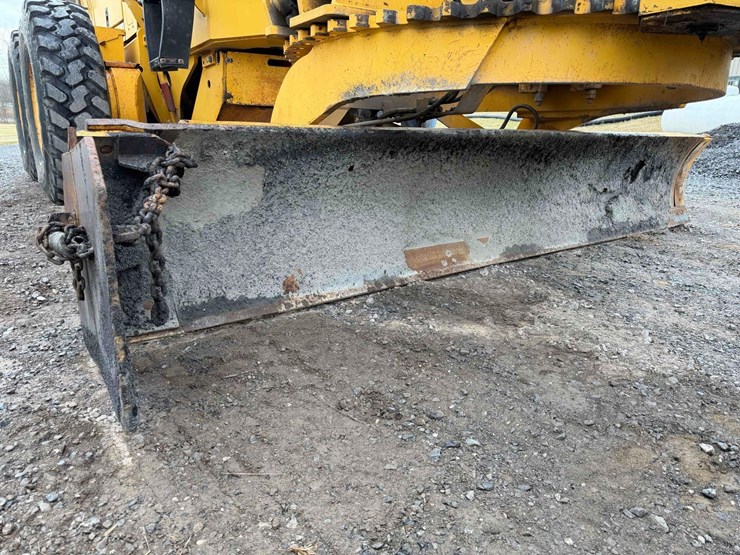 2005-volvo-g710b-image-23