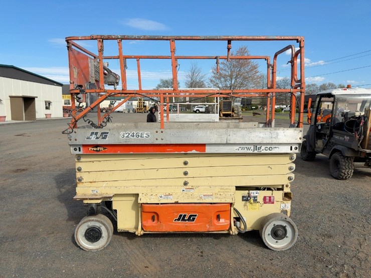 2005-jlg-3246es-image-2