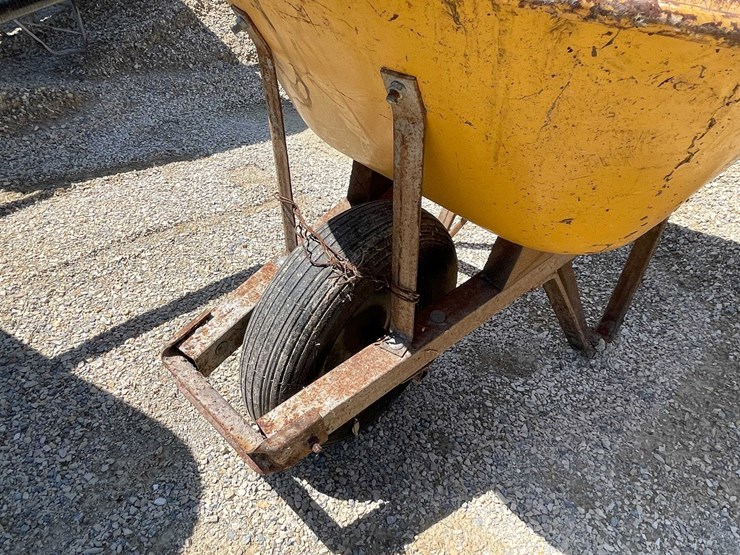 #7461-•-(2)-wheel-barrows-image-9