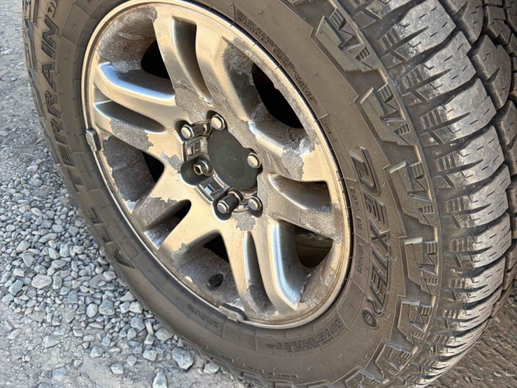 2004-toyota-sequoia-image-9