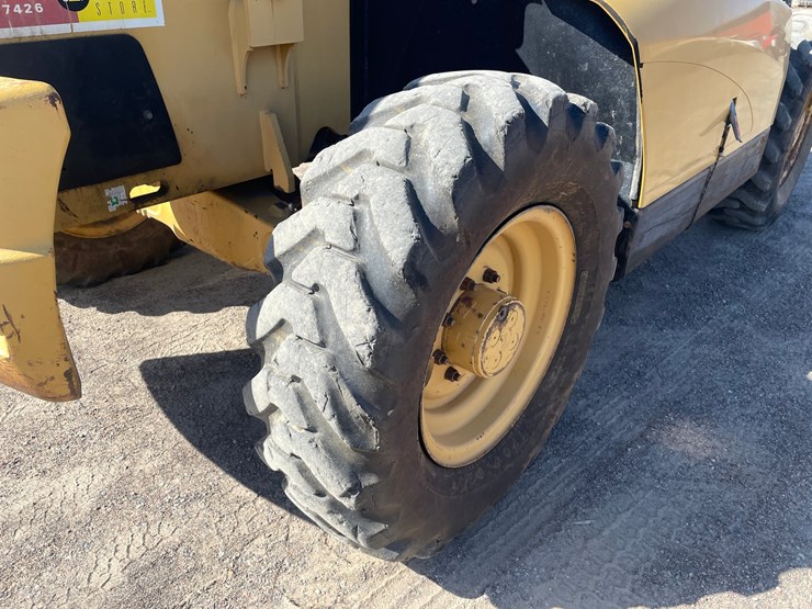 caterpillar-th350b-image-39