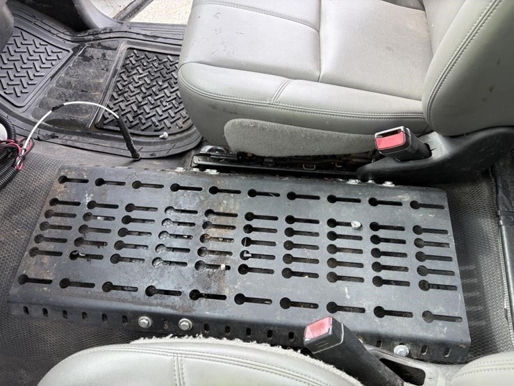 2011-chevrolet-2500-image-15