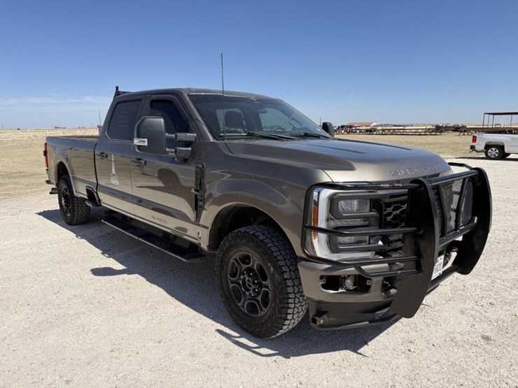 2023-ford-f250-image-3