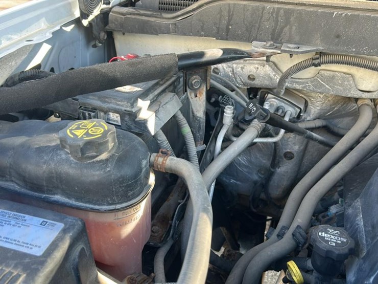 2017-chevrolet-silverado-3500hd-image-48