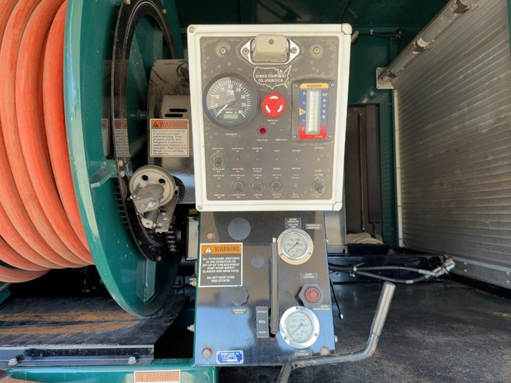 2004-international-durastar-4300-image-16