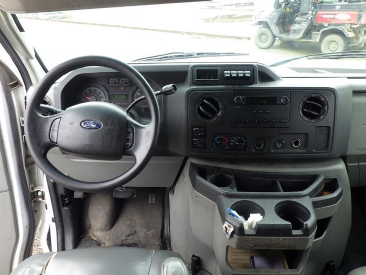 2009-ford-econoline-350-image-9