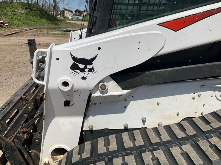 2021-bobcat-t870-image-19