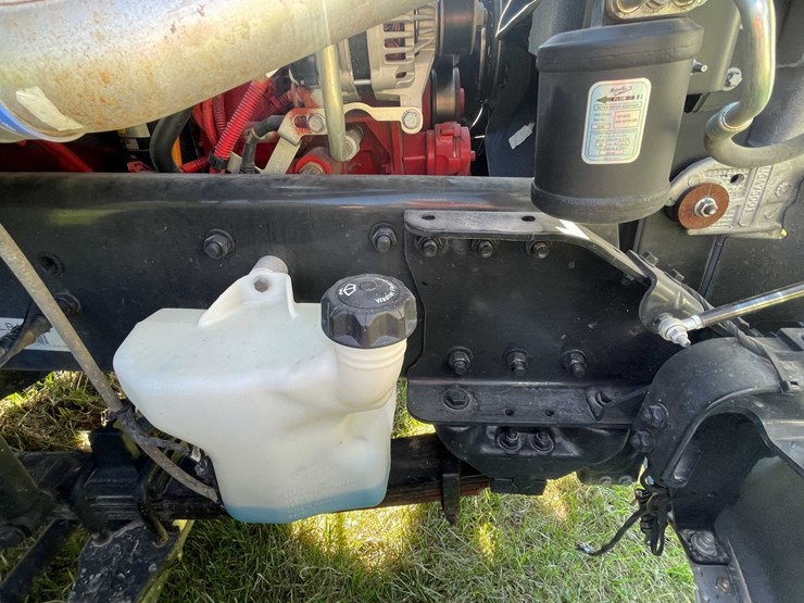 2020-freightliner-m2-106-image-81