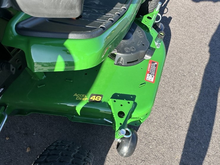 2024-john-deere-x570-image-7