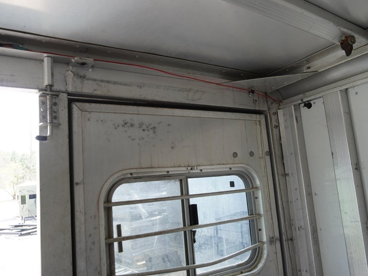 #142-•-1999-exiss-3-slant-aluminum-6-horse-capacity-trailer-image-65