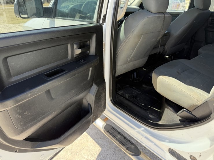 2014-ram-2500-tradesman-image-21