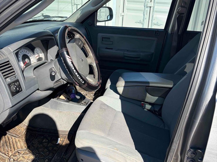 2005-dodge-dakota-image-12