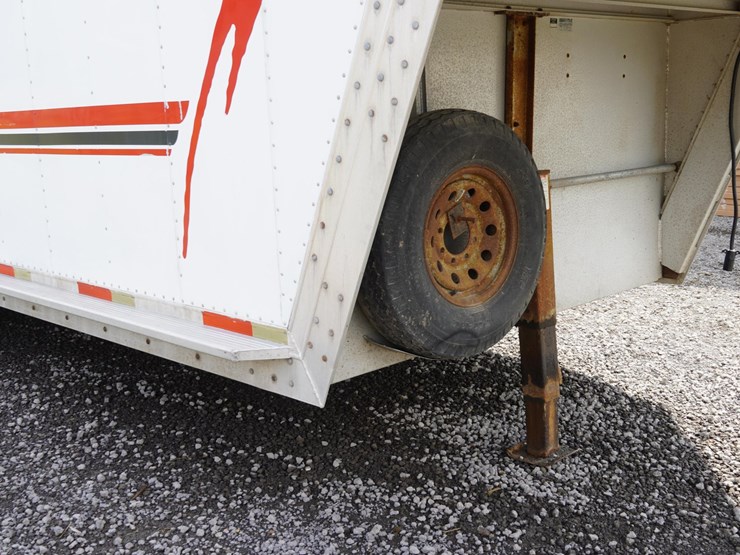 #142-•-1999-exiss-3-slant-aluminum-6-horse-capacity-trailer-image-89