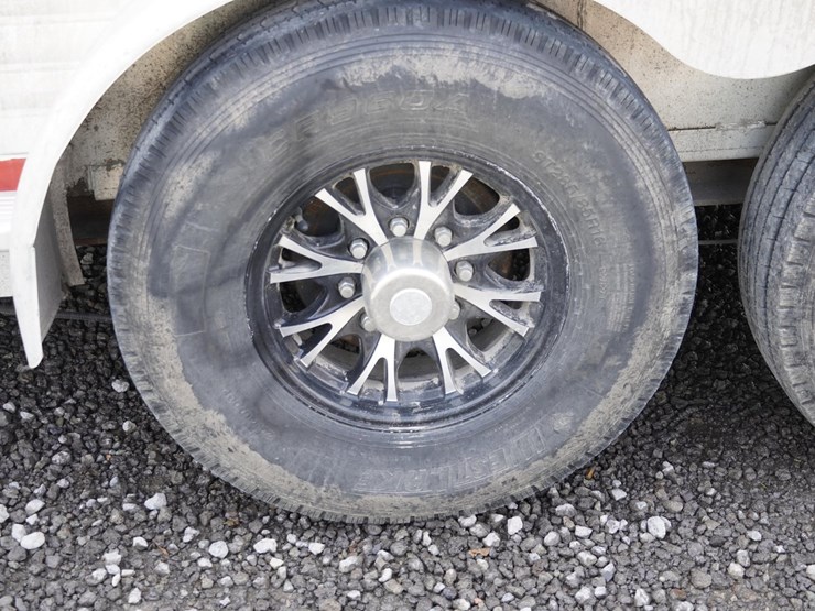 #142-•-1999-exiss-3-slant-aluminum-6-horse-capacity-trailer-image-79