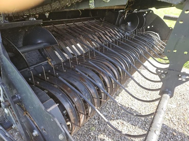 #145-•-2017-kubota-bv4160f-round-baler-image-10