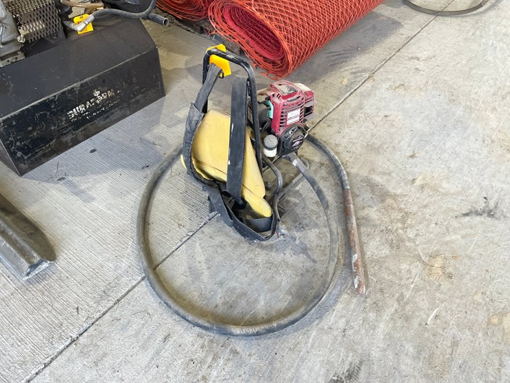 #5065-•-dztec-backpack-concrete-vibrator-image-3