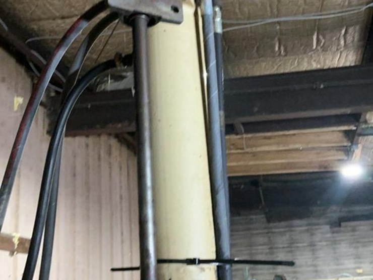 #149-•-2017-hurdle-magnum-lt-carriage-image-14