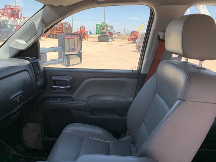 2022-chevrolet-silverado-6500hd-image-8