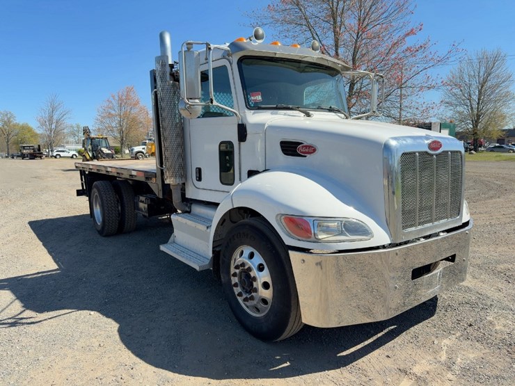 2014-peterbilt-337-image-7