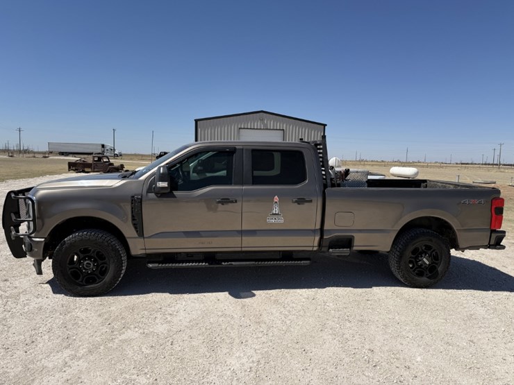2023-ford-f250-image-8