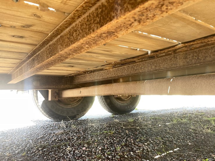 #109-•-2004-contrail-16'-trailer-with-flip-up-ramps-(has-wi-title)-image-18