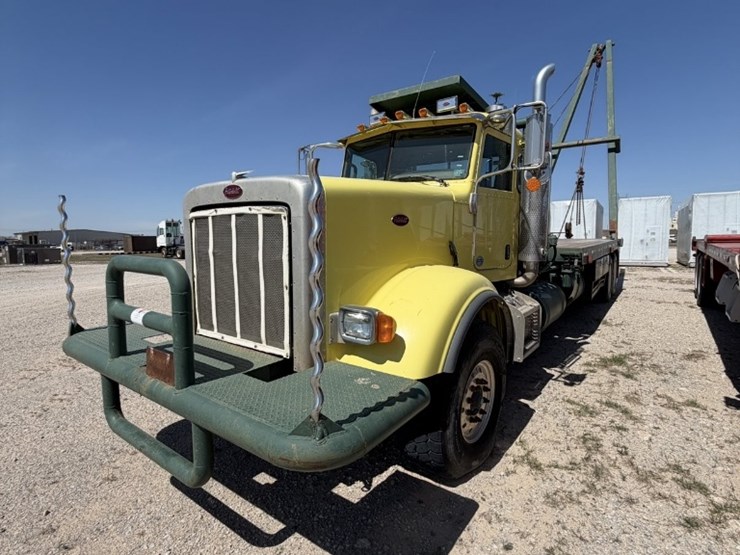 2013-peterbilt-367-image-2