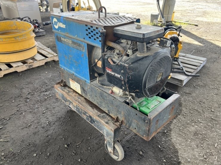 miller-bobcat-225g-image-2