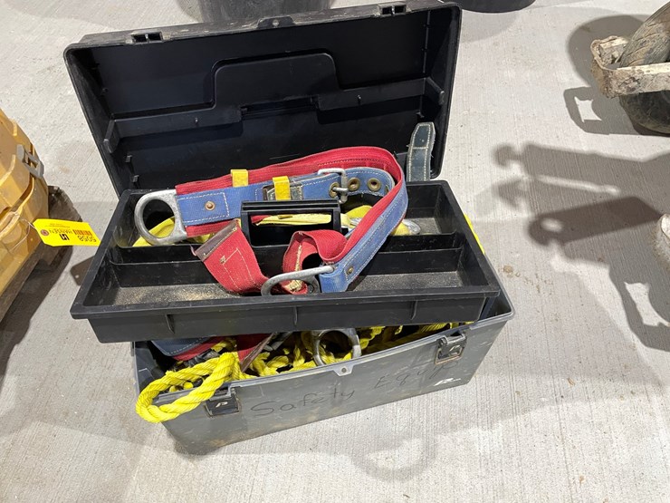 #5059-•-tote-of-safety-harness-and-ropes-image-2
