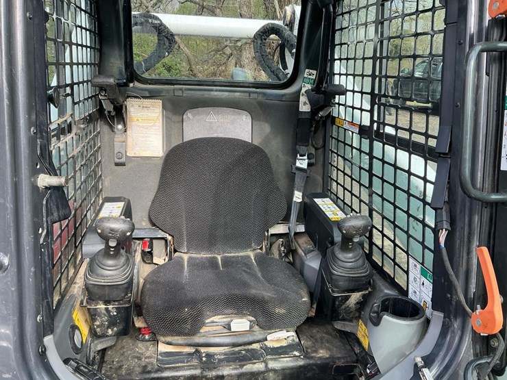 2024-bobcat-t770-image-13
