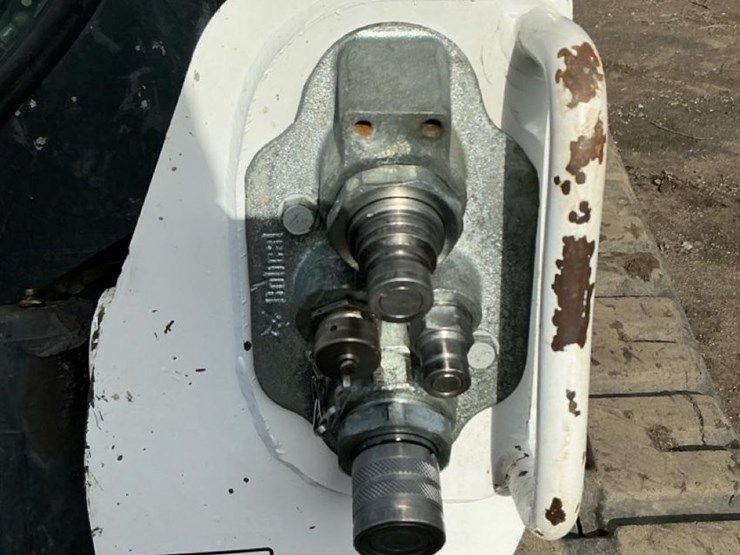 2024-bobcat-t770-image-43