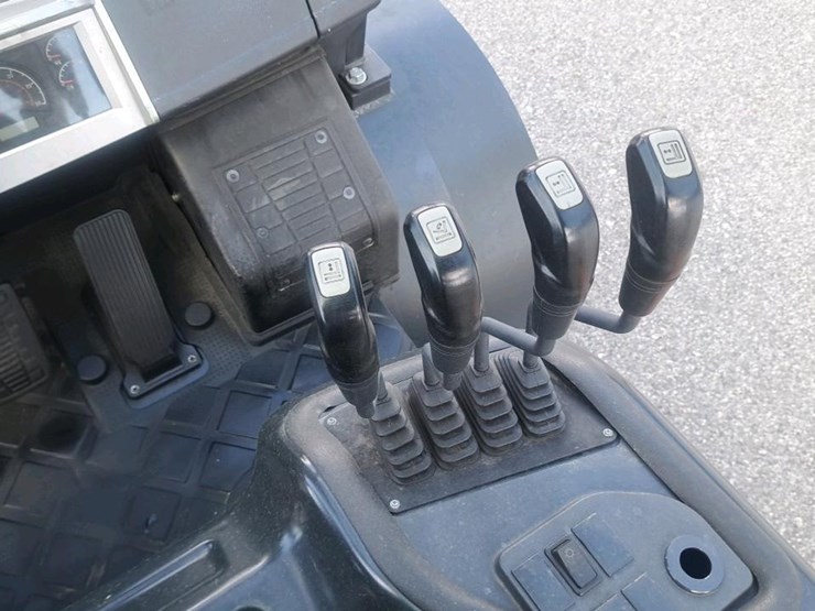 #110-•-2022-doosan-g35s-7-forklift-image-14