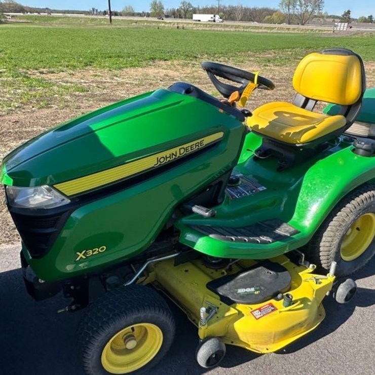 2014 JOHN DEERE X320