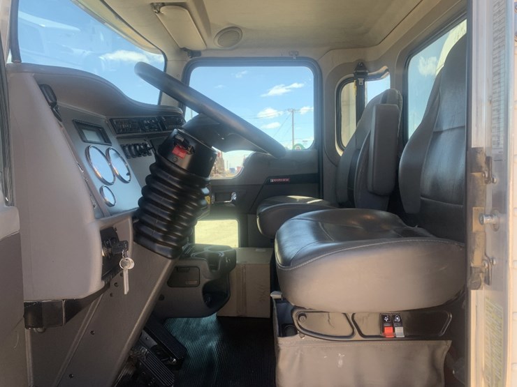 2020-kenworth-t370-image-10