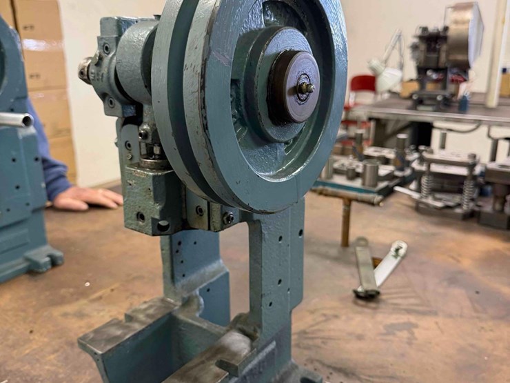 berg-mechanical-press-image-3