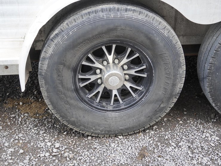 #142-•-1999-exiss-3-slant-aluminum-6-horse-capacity-trailer-image-43