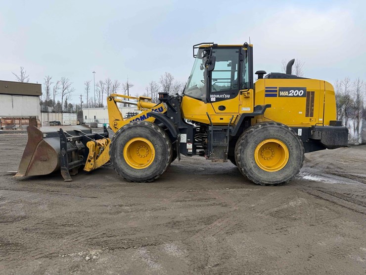 2021-komatsu-wa200-8-image-1