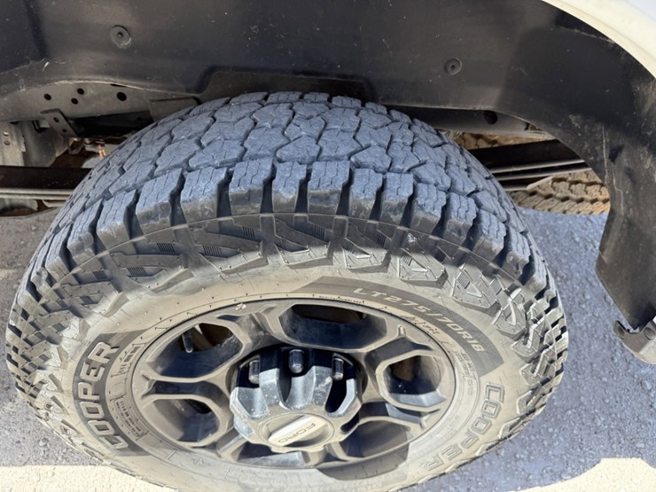 2023-ford-f250-image-9